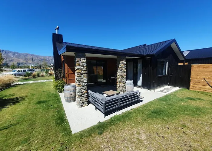 Hawea Heaven: Superking Beds + Hot Tub + Mountain Wanaka
