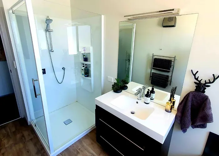 Hébergement de vacances Hawea Heaven: Superking Beds + Hot Tub + Mountain *