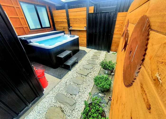 Hawea Heaven: Superking Beds + Hot Tub + Mountain Wanaka