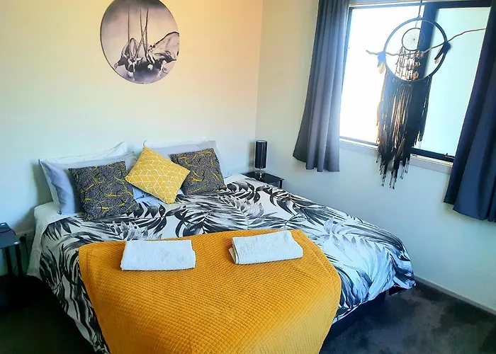 Hawea Heaven: Superking Beds + Hot Tub + Mountain Hébergement de vacances *