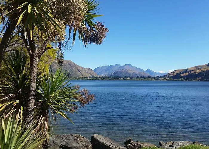 Hawea Heaven: Superking Beds + Hot Tub + Mountain Wanaka