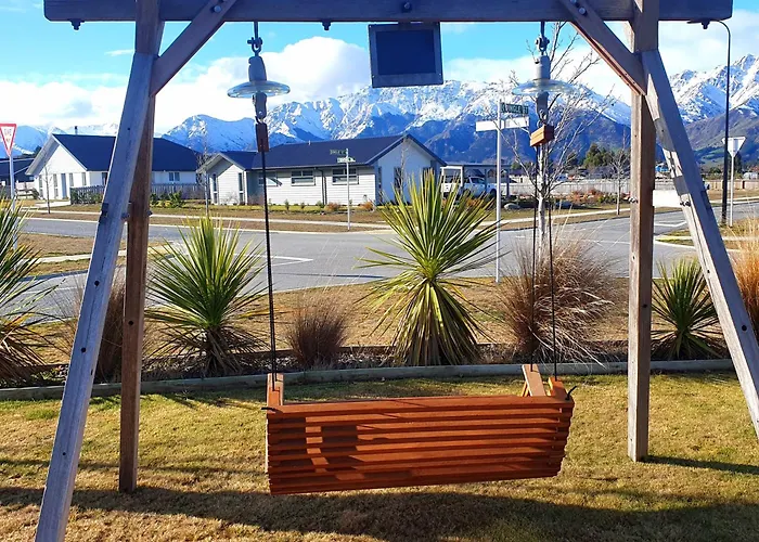 Hébergement de vacances Hawea Heaven: Superking Beds + Hot Tub + Mountain *