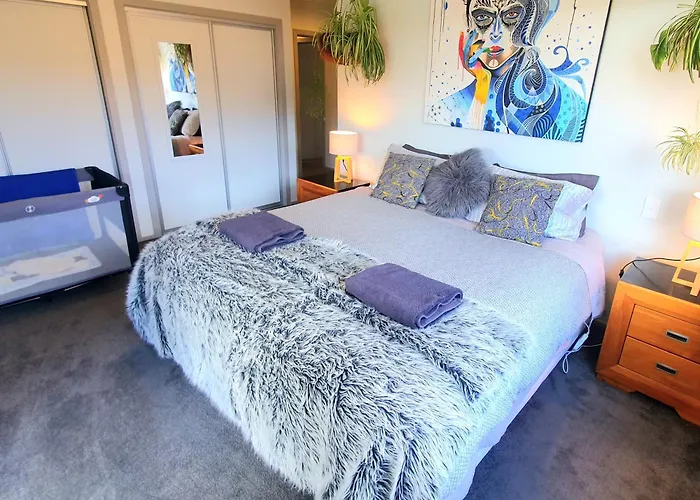Hawea Heaven: Superking Beds + Hot Tub + Mountain Hébergement de vacances