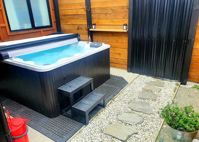 Hébergement de vacances Hawea Heaven: Superking Beds + Hot Tub + Mountain